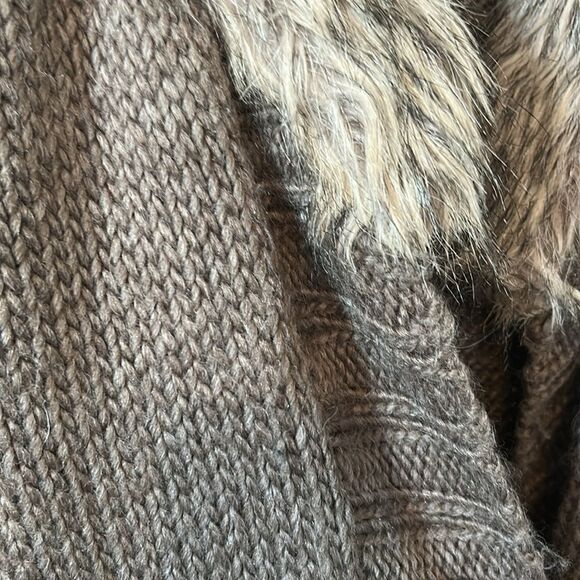 Fenn Wright Manson Sweater Vest with Faux Fur Trim - Size S - Picture 4 of 6